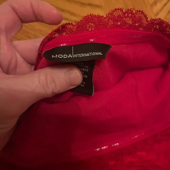 Moda International Vibrant Red Lace Strapless Top - Picture 4 of 5